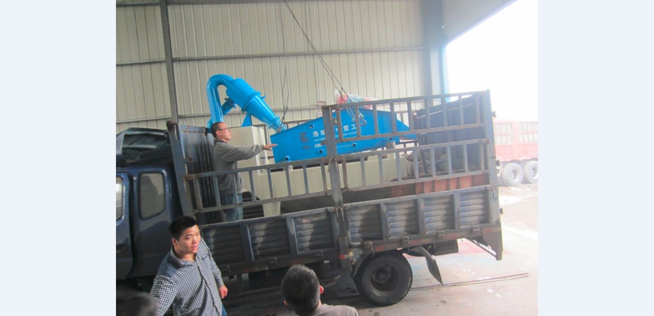 <a href=http://www.tecumsehcn.net/tags/xishahuishouji target=_blank class=infotextkey><a href=//tags/xishahuishouji target=_blank class=infotextkey>細(xì)沙回收機(jī)</a></a>發(fā)貨現(xiàn)場